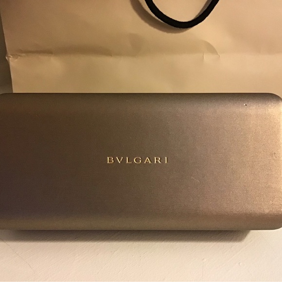 Gorgeous BVLGARI Sunglasses with Case - Picture 9 of 11